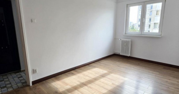 3 camere renovat complet metrou FAVORIT (5 min) zona linisti