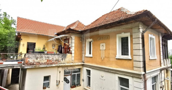 Apartament de vanzare, cu 4 camere, 80 mp, zona Cetate