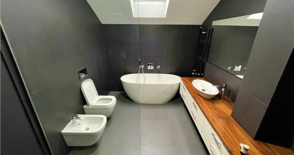 Penthouse, etaj1, 200 mp, MOBILAT SI UTILAT DE LUX, centru