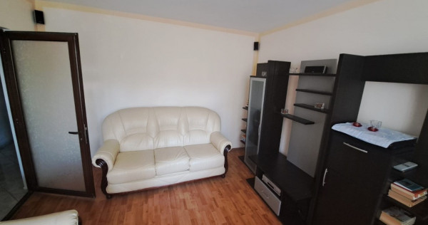 Vand apartament 3 camere decomandat