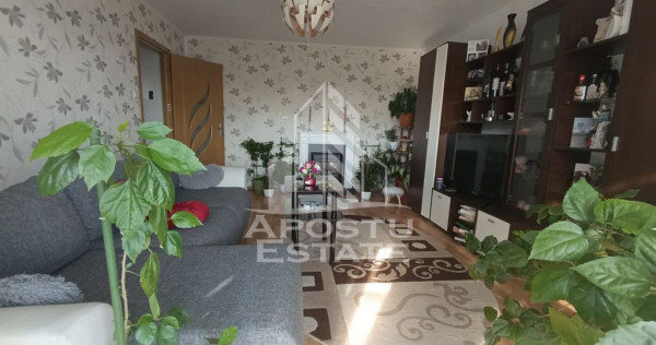 Apartament 4 camere, decomandat, 3 dormitoare, 2 bai, zon...