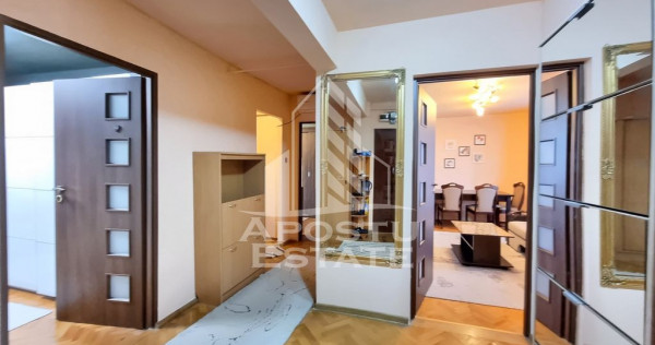 Apartament cu 3 camere, decomandat, aproape de Iulius Mall