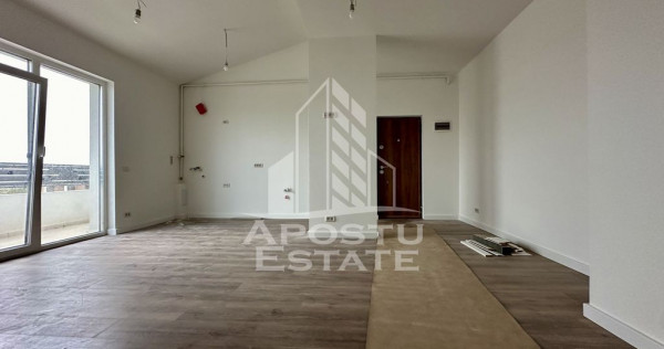 Apartament cu 2 camere decomandat. Terasa si pod generos