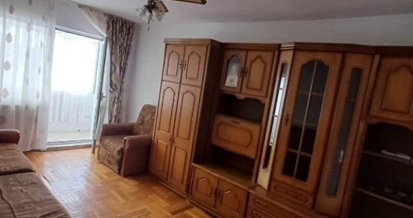 De vanzare 3 camere , spatios, etajul 3, 39900 euro