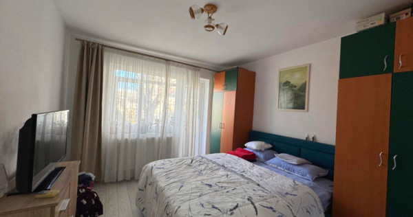 Apartament 3 camere decomandat - Podu Roș, Palas Mall