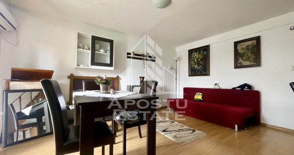 Apartament cu 3 camere, pe 2 niveluri, centrala proprie, ...