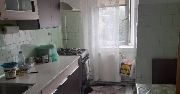 Apartament 3 camere Grivitei decomandat,110000 Euro