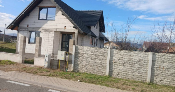 Casa individuala,cu 4 camere, 135 mp utili,Totoi