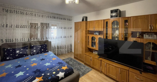 Apartament decomandat, 2 camere, 52 mp, zona piscina Sânzia