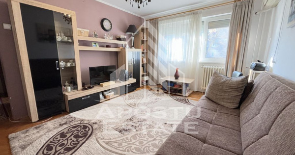 Apartament cu 4 cam, etaj intermediar zona Stadion-Comple...