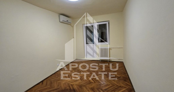 Apartament cu 3 camere, etaj intermediar, zona Dacia