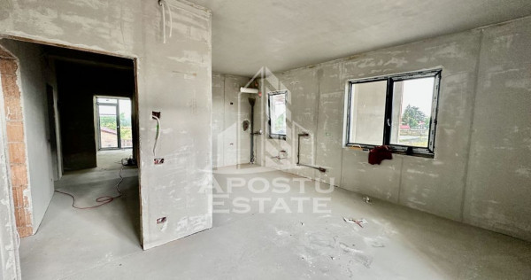 Apartament cu 3 camere, semidecomandat, etaj 1, zona Lidl...