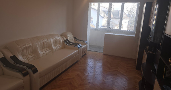 Vand apartament 2 camere decomandat Deva, Bld. Dacia, etaj 3, mobilat