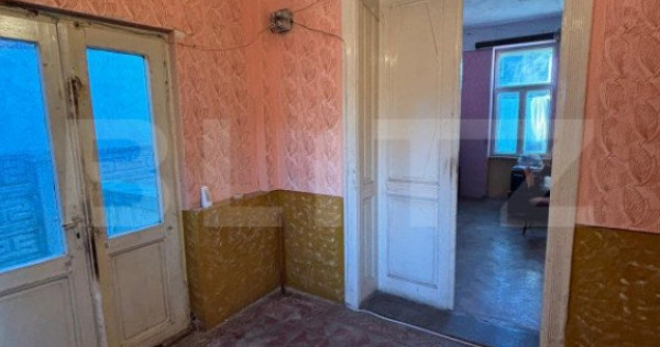 Casa de vanzare, cu 3 camere, 91 mp, zona Stadionului Olimpi