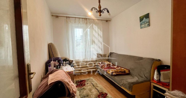 Apartament 2 camere,etaj 1,zona Complexul Studentesc