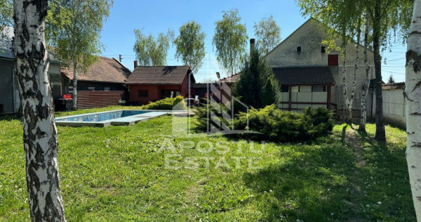 Casa cu piscina si 5 camere in Dinias