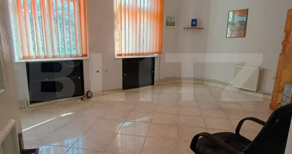 Apartament 2 camere parter inalt + garaj + 2 camere mansarda