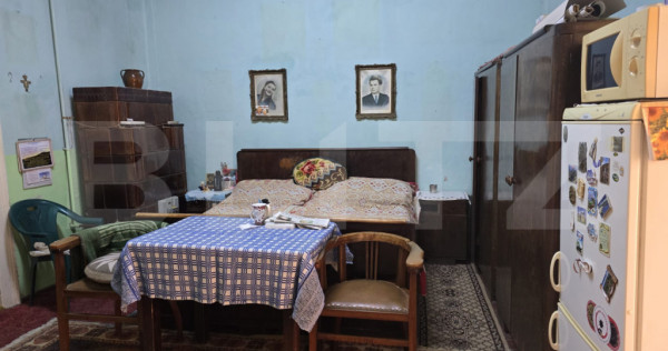 Casa de vanzare, 6 camere, 137 mp, teren 579 mp, zona semice