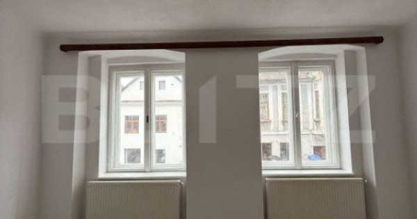 Apartament cu 3 camere, 91 mp, situat in centrul Istoric