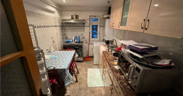 Apartament 3 camere de in Sud, etaj 3, CT, izolat