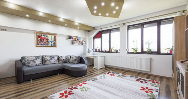 Pret redus Apartament cu scara interioara in bloc nou Com...