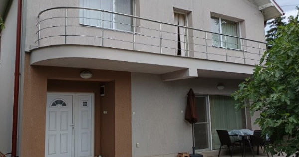 Otopeni central vila p+1 cu 3 apartamente si 1000mp.teren