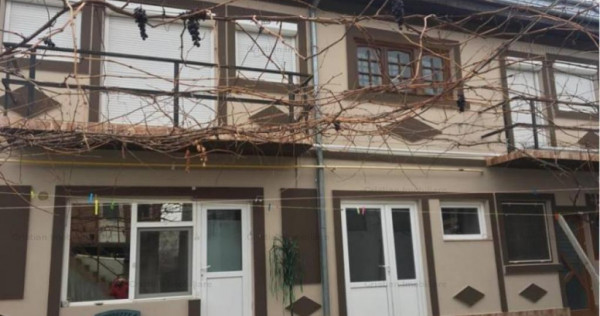 VILA P 1 teren=330mp zona Centrala , 350mp construiti