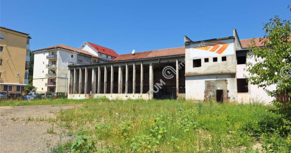 Spatiu cu suprafata de 500 mp si teren de 1159 mp in zona St