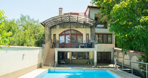 Vila cu piscina pe malul lacului-Snagov -Ciofliceni