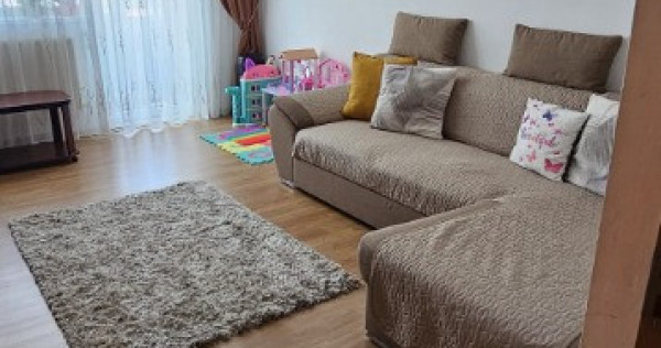 Vand apartament cu 2 camere decomandat