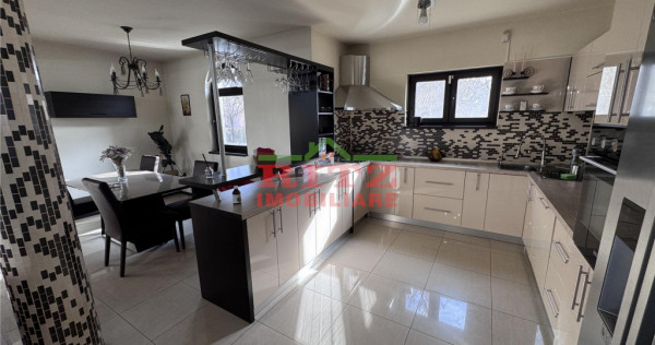 Vila cocheta P 1E POD, teren 507mp, zona Ultracentrala!