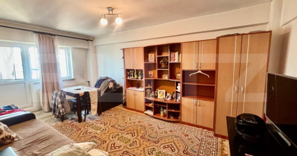 Apartament decomandat, 3 camere, 79mp, zona Piața Mare
