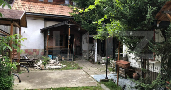 Casa cu doua corpuri, Zarnesti, pretabil pensiune sau casa d