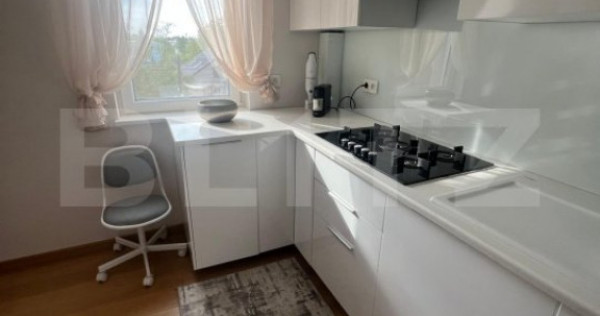 Apartament, 3 camere, etaj 2, decomandat, zona Burdujeni