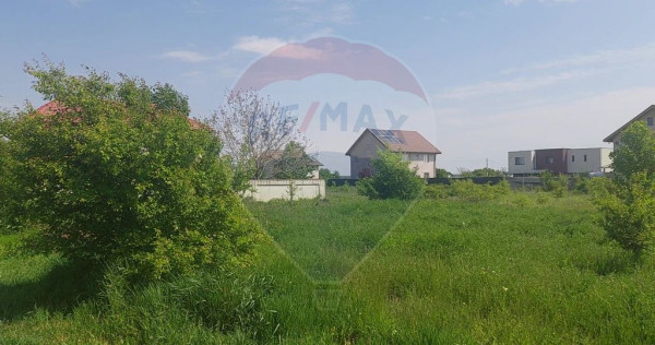 Teren 1,000mp Ostratu