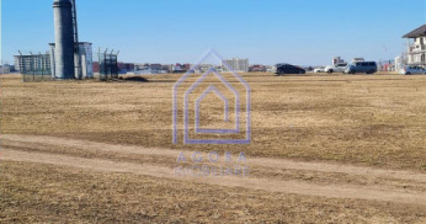 Teren de in zona Sala Polivalenta