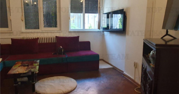 Spatiu extins central Liceul Mircea si Mare Constanta