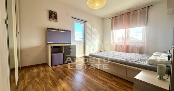 Apartament cu 3 camere, centrala proprie, zona Soarelui