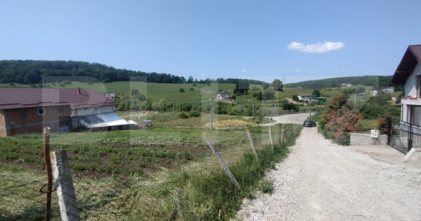 Teren intravilan, 1416 mp, împrejmuit, zona Rombat