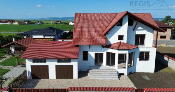 Vila la rosu intr o zona rezidentiala exclusivista Halchiu