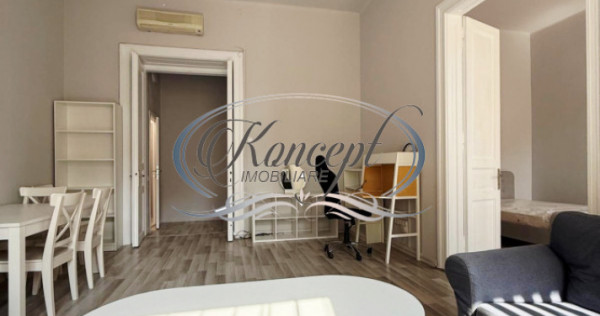Apartament spațios, renovat, &icirc;n centrul istoric