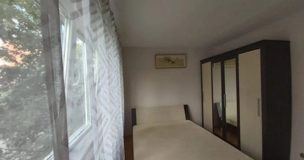 1 camera in zona Dacia