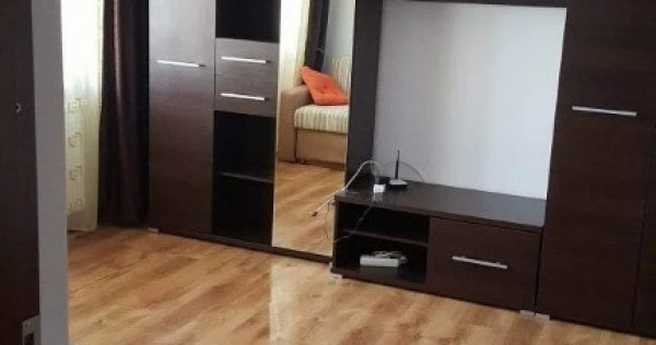 1 camera in zona Aradului