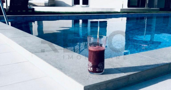 Vila de lux in Sanmartin, Beverly Hills