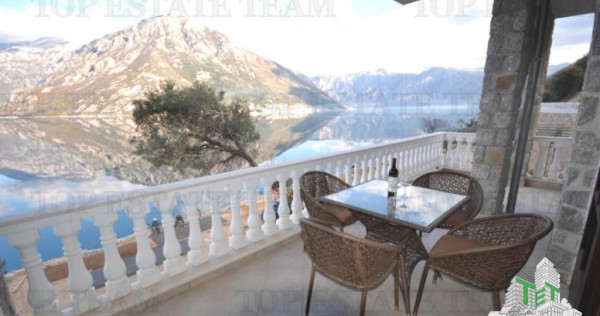 Vila de in Kotor Muntenegru