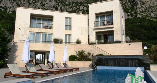 Vila de in Budva Muntenegru