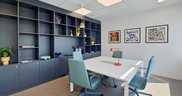 Spațiu de birou privat pentru 5 persoane în Regus City Gate