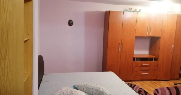 1 camera in zona Lipovei