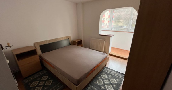 3 camere in zona Complexului Studentesc