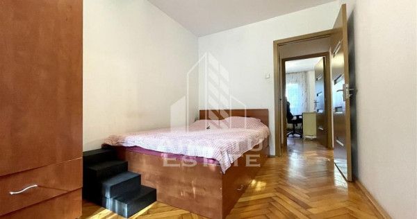 Apartament cu 3 camere etajul 1 zona Sagului